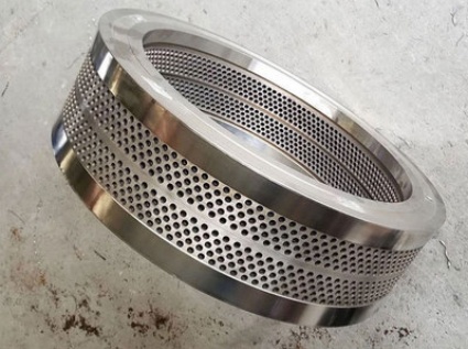 What should I do if the ring die of the pellet machine is clogged?