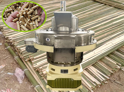 What should I do if the ring die of the straw pellet machine is clogged after it stops?